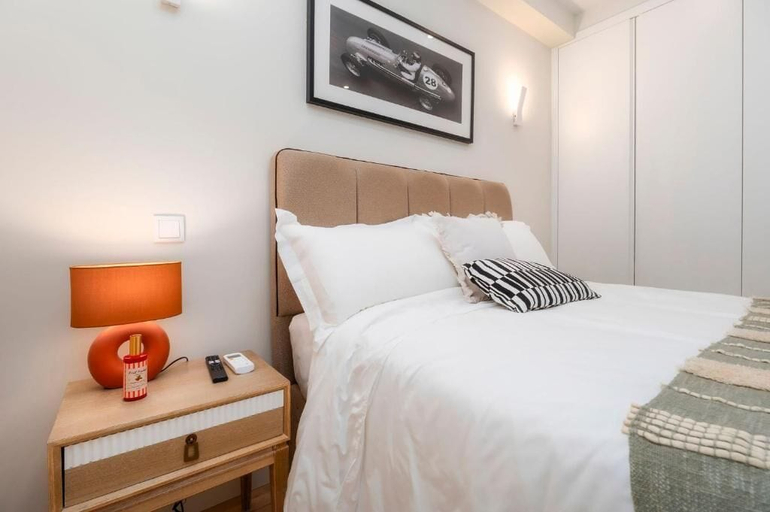 Room 4, Casa Butterfly, Faro