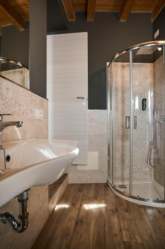 Bathroom 3, il Glicine B&B RISTORANTE, Brescia