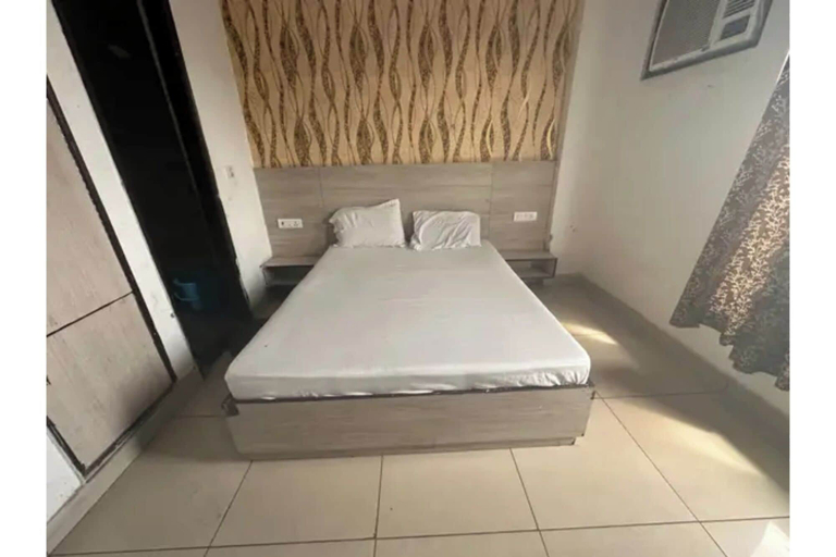 Room 2, Fabhotel Snereya, Delhi
