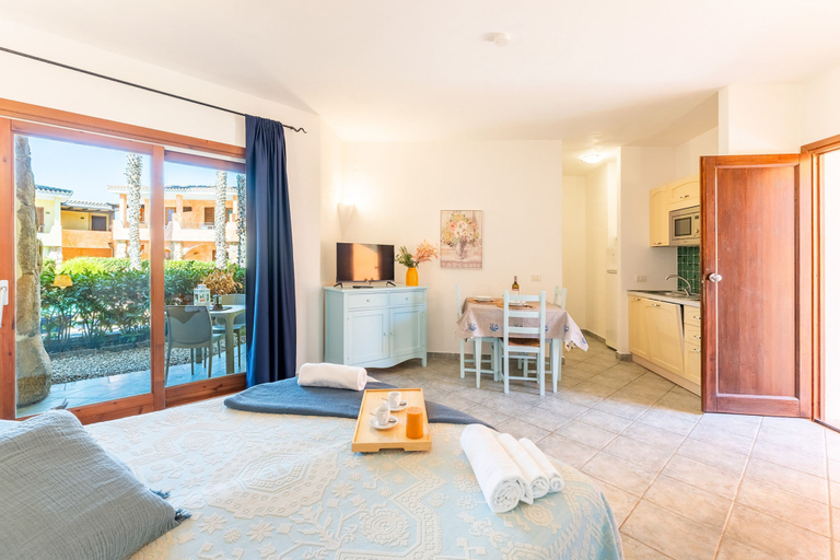Room 4, Elegant Studio in Sardinian Stone Residence, Olbia-Tempio