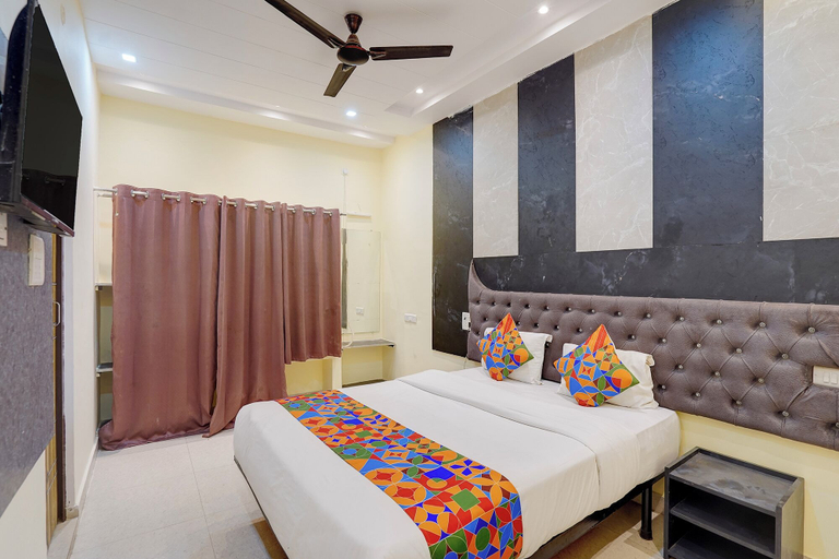 Room 3, Fabhotel The Ganga Stay, Varanasi