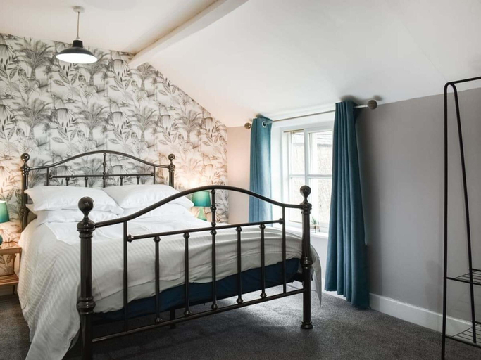 Room 5, Four bed Cottage, Large Garden, dog Friendly, North Yorkshire