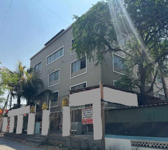 Entrance 3, Townhouse MIDC Hadapsar Formerly Modi Niwas, Pune