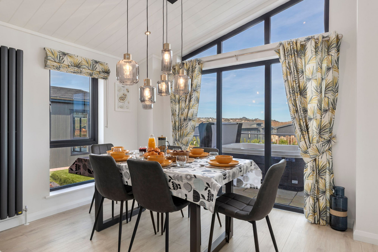 Room 5, Bryn Hafod - Luxury Lodge Hot Tub Walk to Beach, Pembrokeshire