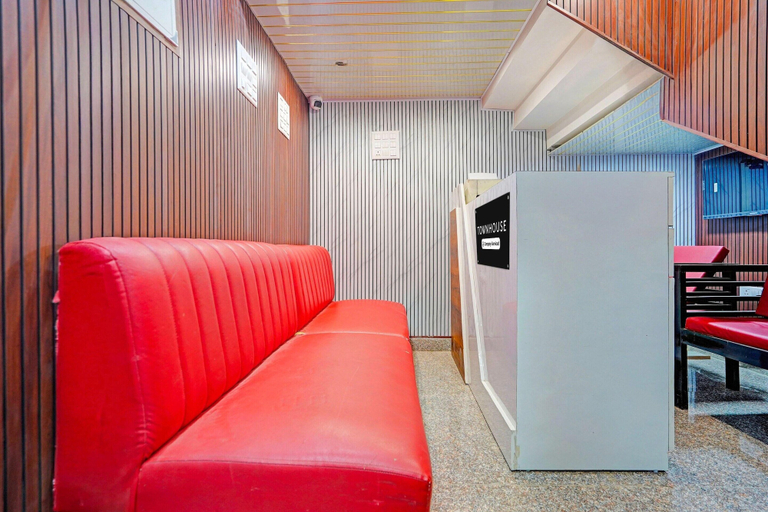 Reception 5, Townhouse Vikas Nagar Lucknow, Lucknow
