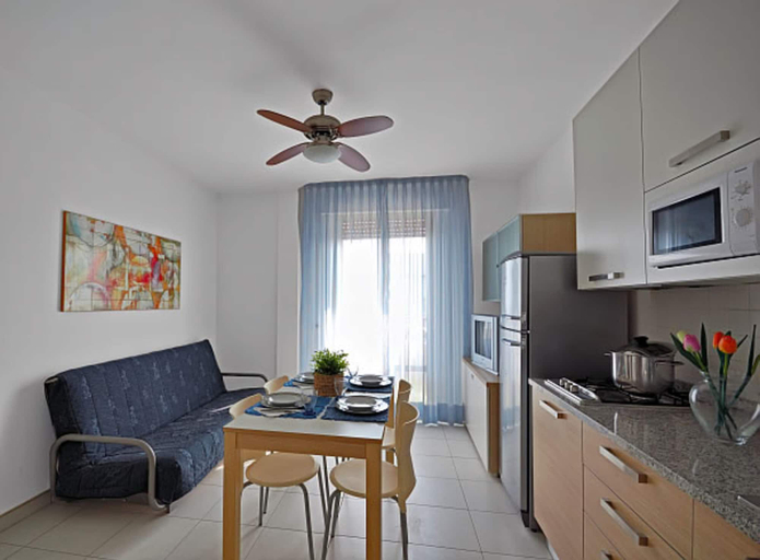 Living area, Modern Flat With Balcony in Caorle Residence, Venezia