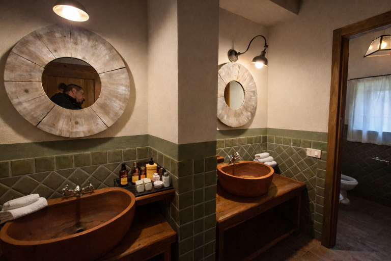 Bathroom 3, Villa Popillo, Florence
