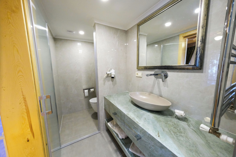 Bathroom 5, Palace Hotel Olive Odore, Ayvacık