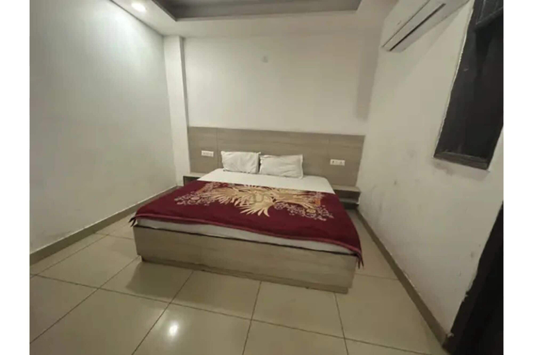 Room 5, Fabhotel Snereya, Delhi