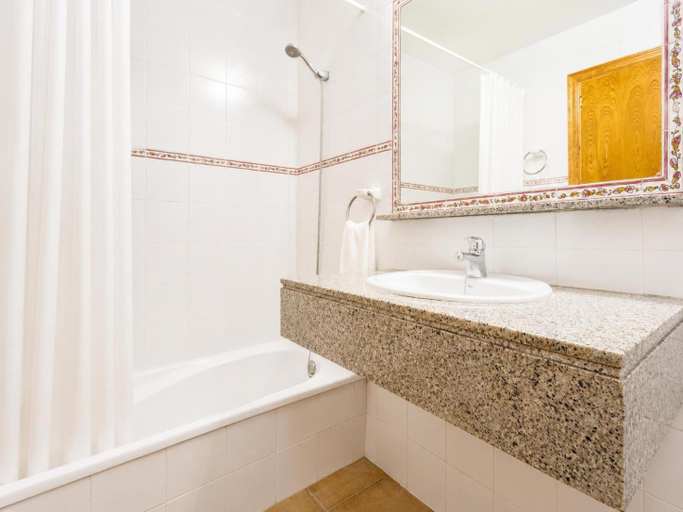 Others 2, Villa Clariana Large Private Pool, A/C, WiFi, Baleares