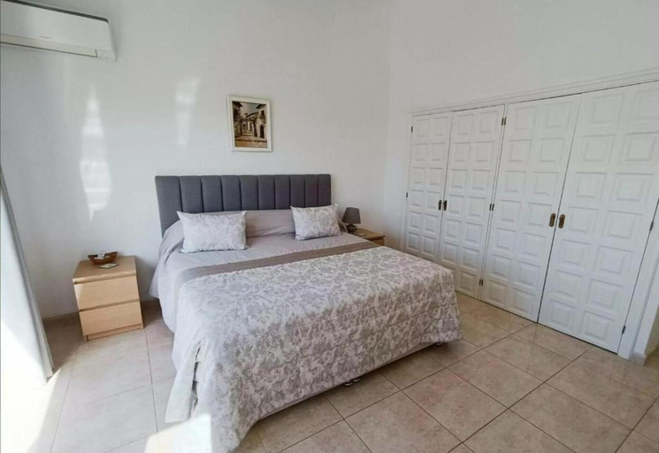 Room 2, Beach Apartment in Amarilla Golf- Sleeps 4, Santa Cruz de Tenerife