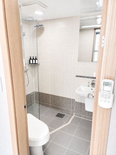 Bathroom 5, DONGHAE SND OCEANCITY HOTEL, Donghae