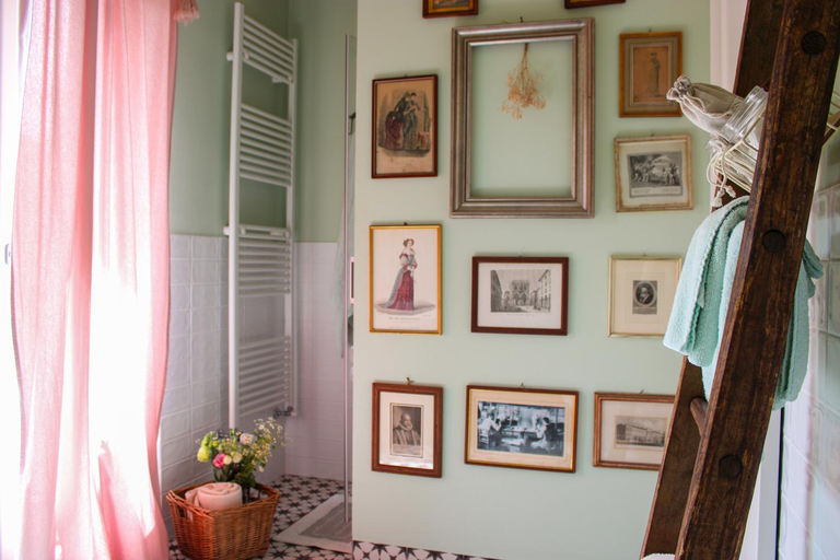 Bathroom 2, Casa Montalgallo, Arezzo