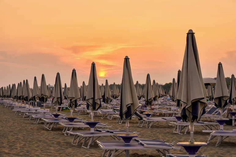 Outdoor banquet area, Apartment in a Modern Coastal Building, Venezia