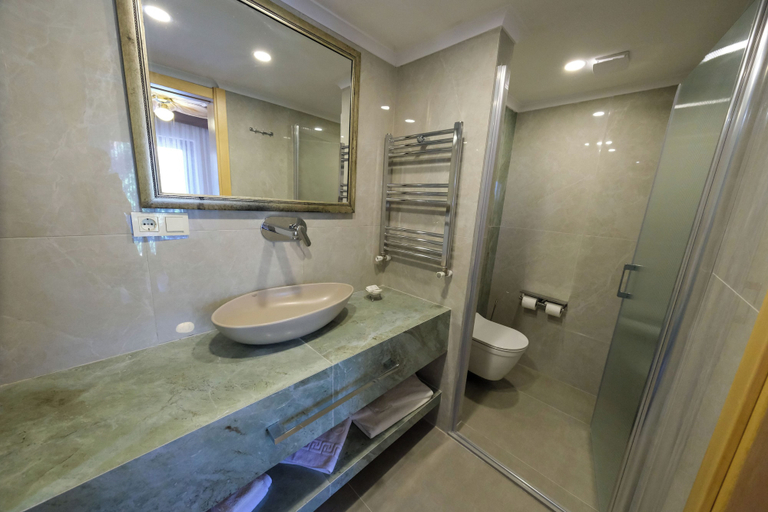 Bathroom 5, Palace Hotel Olive Odore, Ayvacık