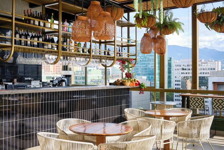 Food & Drinks 5, Golden Valley Hotel, Medellín