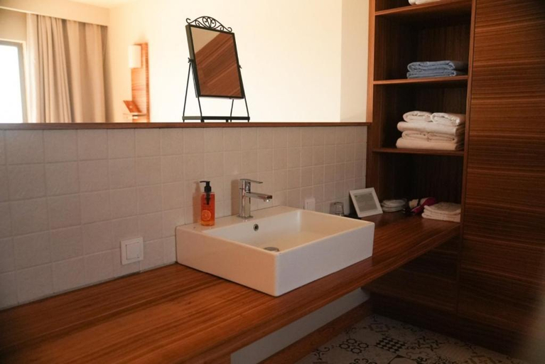Bathroom 4, BAKUCHA VINEYARD HOTEL, Lüleburgaz