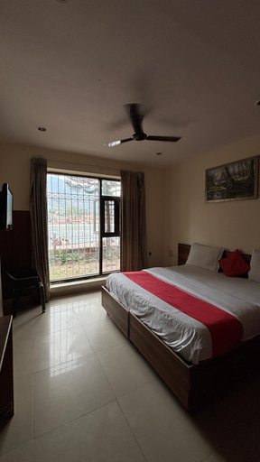 Bedroom 1, Hotel Shri Ganga, Garhwal