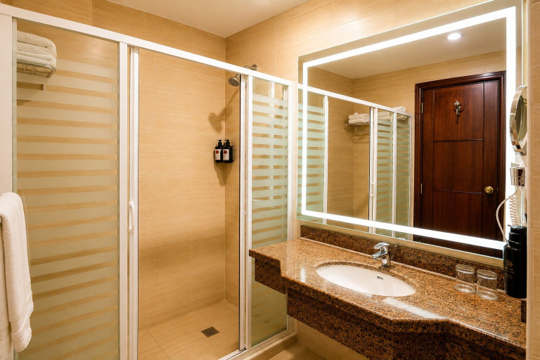 Bathroom 5, Regency Plaza Aqua Park & SPA, Sharm el-Sheikh