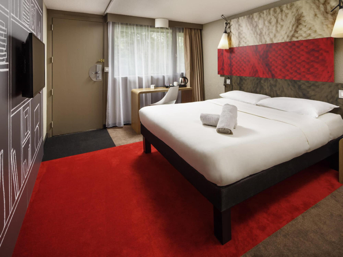 Bedroom 3, ibis Coventry South, Coventry
