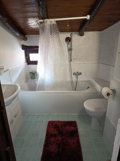Bathroom 1, Le Lanterne, Como