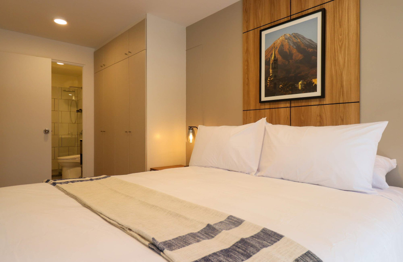 Room 4, w Exceptional 2BR w Balcony in Miraflores, Lima