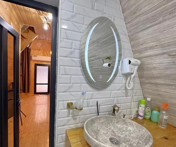 Bathroom 3, Դիլիջան Գոլդ Ռեզորթ Dilijan Gold Resort Дилжан Голд Резорт