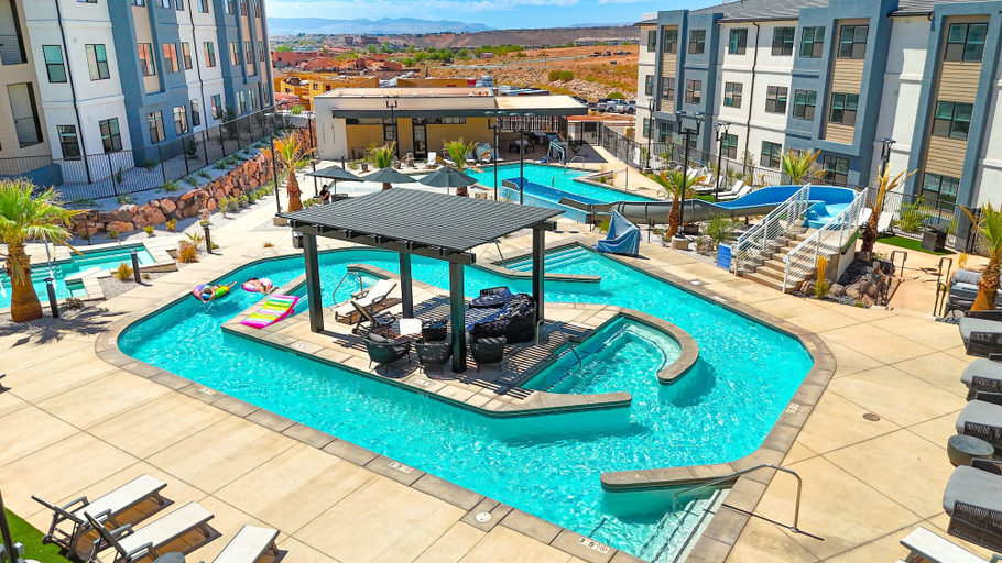 Pool 5, American Dreams 2 Bedroom Condo, Washington