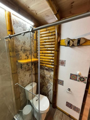 Bathroom 3, La Puesta del Sol, Filandia
