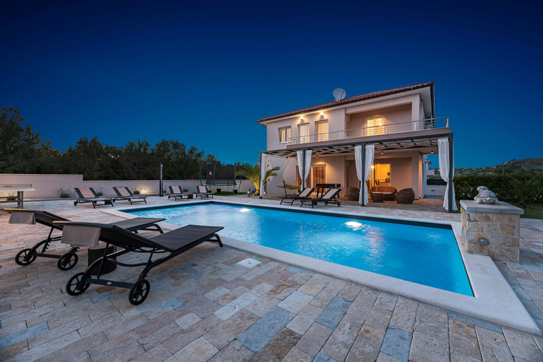 Pool 2, Villa Magdalena Zadar Villas, Polača