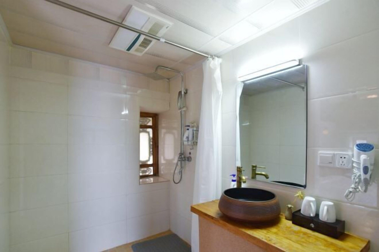 Bathroom 3, Shaxi Serenity Residence, Dali Bai