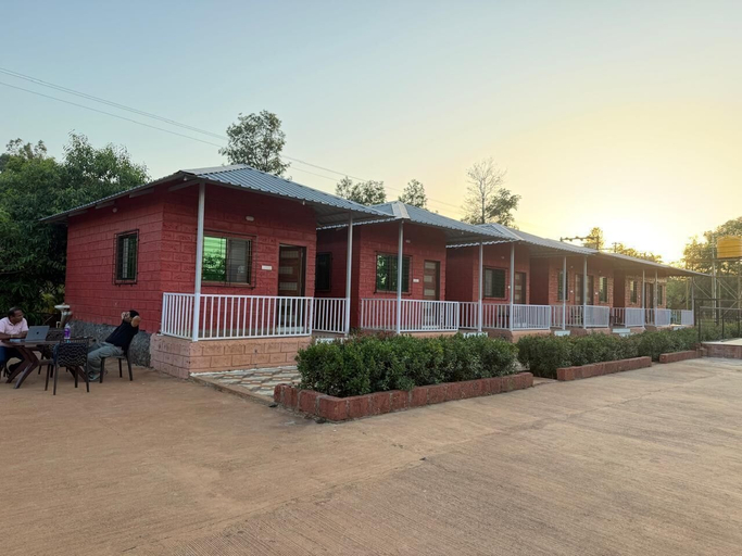 Exterior 2, Ivystone Cottages, Satara