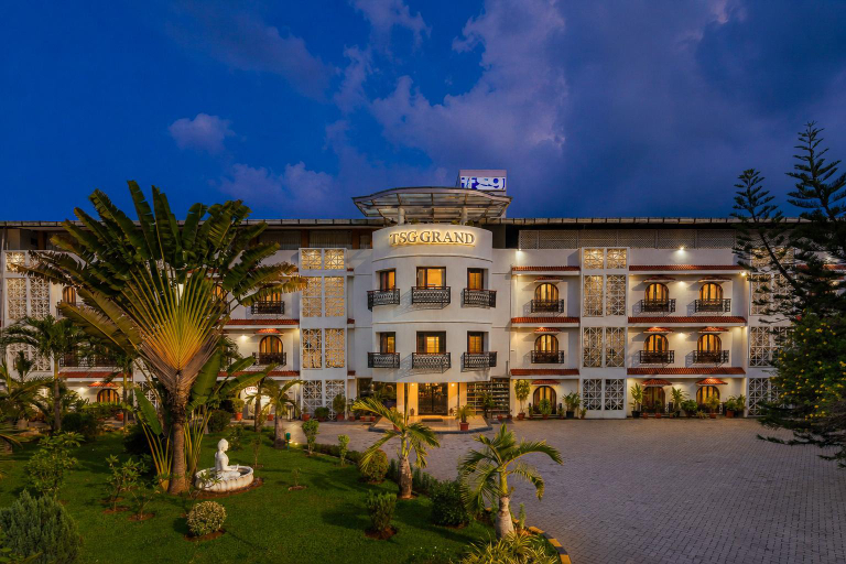 Exterior & Views