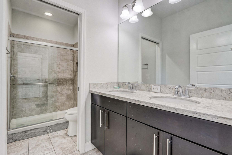 Bathroom 4, Private Pool 3BR Retreat Near Orlando Attractions, Polk
