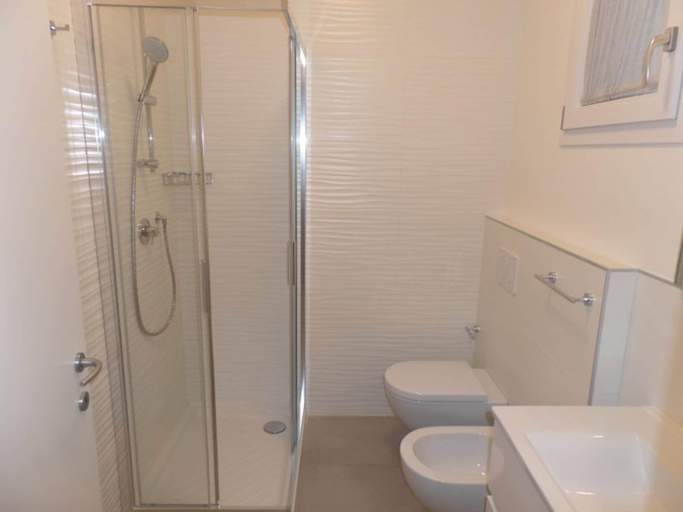 Bathroom 4, Modern Duplex With Whirlpool, Pool and AC, Venezia