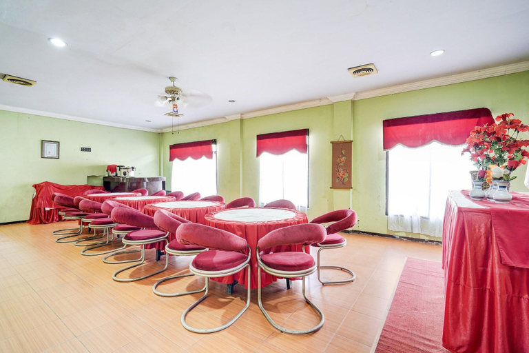 Banquet hall 2, Luxury Twin Stay With Free Wifi and Parking, Pekalongan