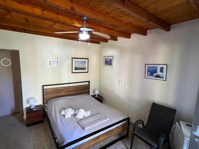 Bedroom 4, Poraika studios, North Aegean