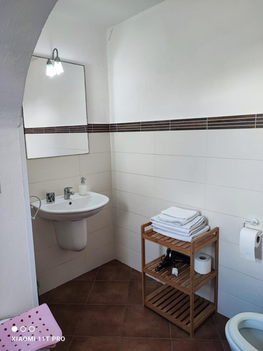 Bathroom 2, b&b porta nuova mesagne, Brindisi
