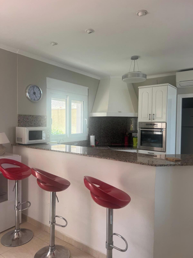 Private kitchen 3, Villa Sleeps 4 With Indoor Pool, Alicante