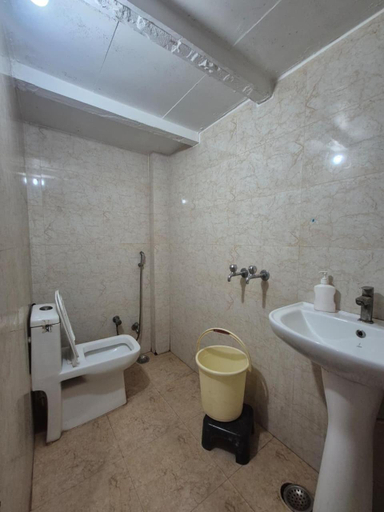 Bathroom, Deviram Homestay, Mathura