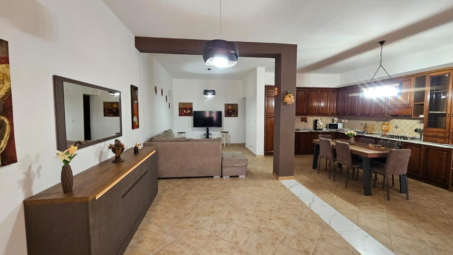 Others 5, Villa Fratelli, Syracuse