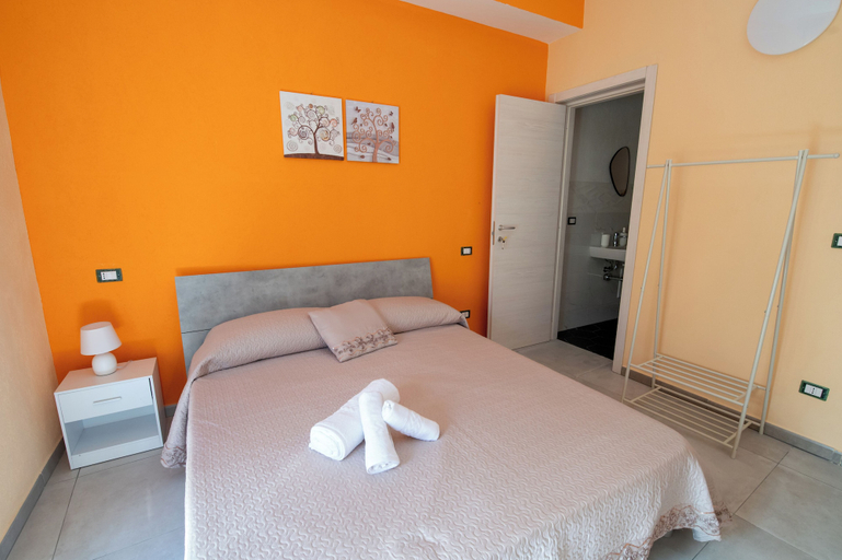 Room 5, IL GIRAMONDO, Syracuse