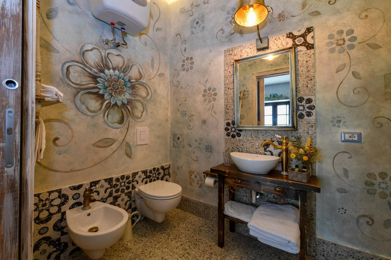 Bathroom, Masseria del Carmine Maggiore 1817, Napoli
