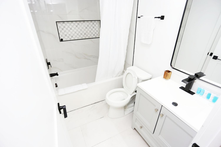 Bathroom 3, Mary's Stay Brookland, Washington D.C.