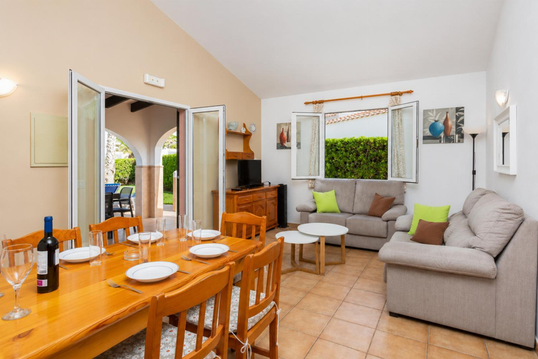 Others 5, Villa Clariana Large Private Pool, A/C, WiFi, Baleares