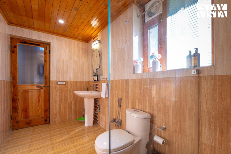 Bathroom 2, The Frost by VEO, StayVista - 5BHK Mountain-View Villa with Pet Friendly & BBQ, Kullu