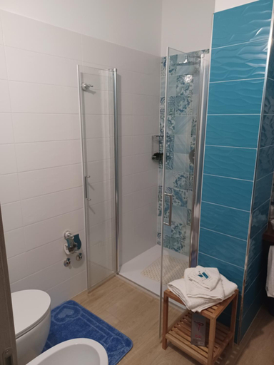 Bathroom 2, Bellavista Rooms, Salerno