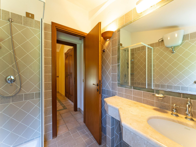 Bathroom 3, Unique House in an Extraordinary Place, Cagliari
