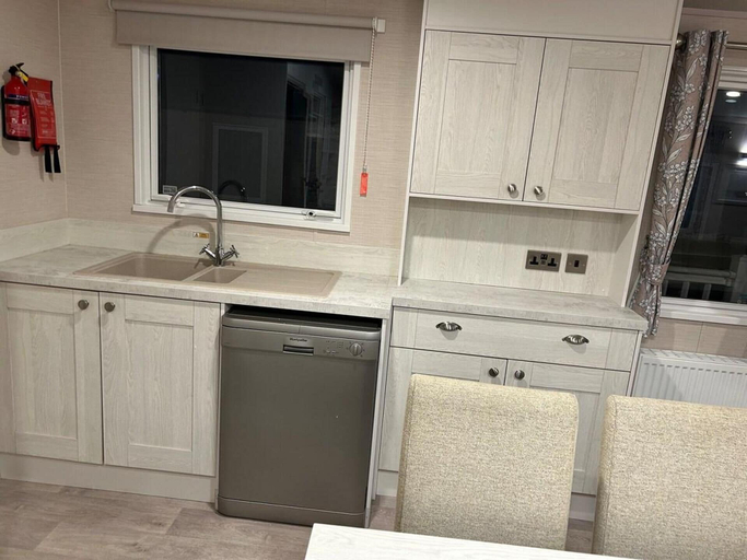 Private kitchen 3, Apartment Sleeps 8 With Parking, North Yorkshire