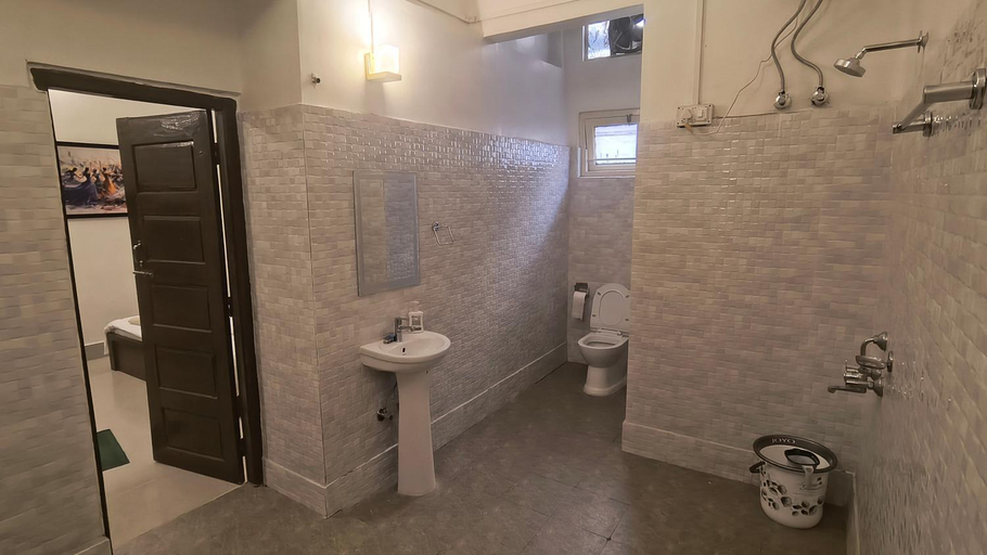 Bathroom 5, The Urban Grandeur 1, Kamrup Metropolitan